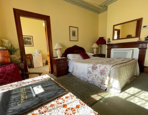 Victoria House Bed & Breakfast Портланд Екстериор снимка